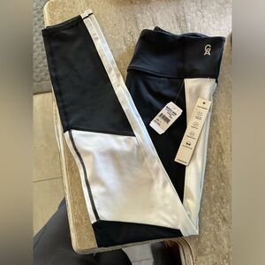 Good American Leggings in Black & White - Size 3 - NWT